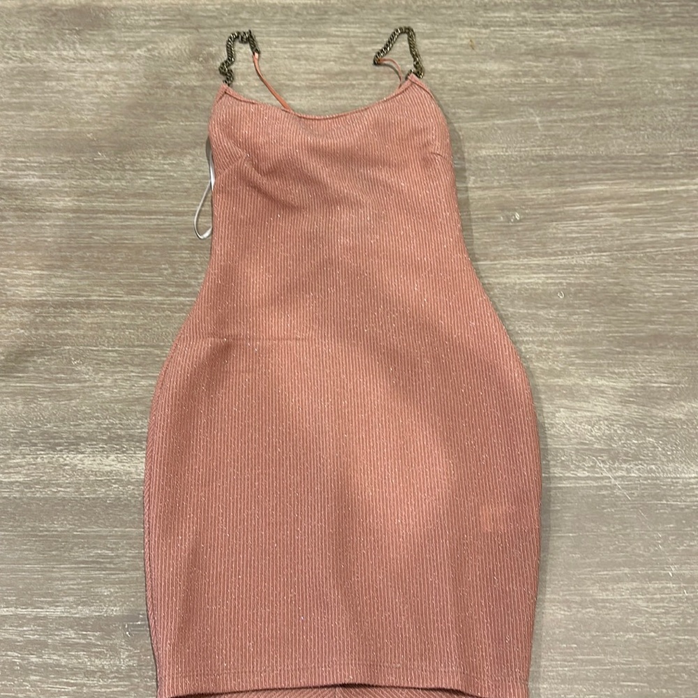 Gorgeous sparkly dress 💗